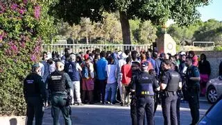 Los migrantes malienses del centro Maristas de Guardamar se rebelan por la lentitud de los trámites de regularización