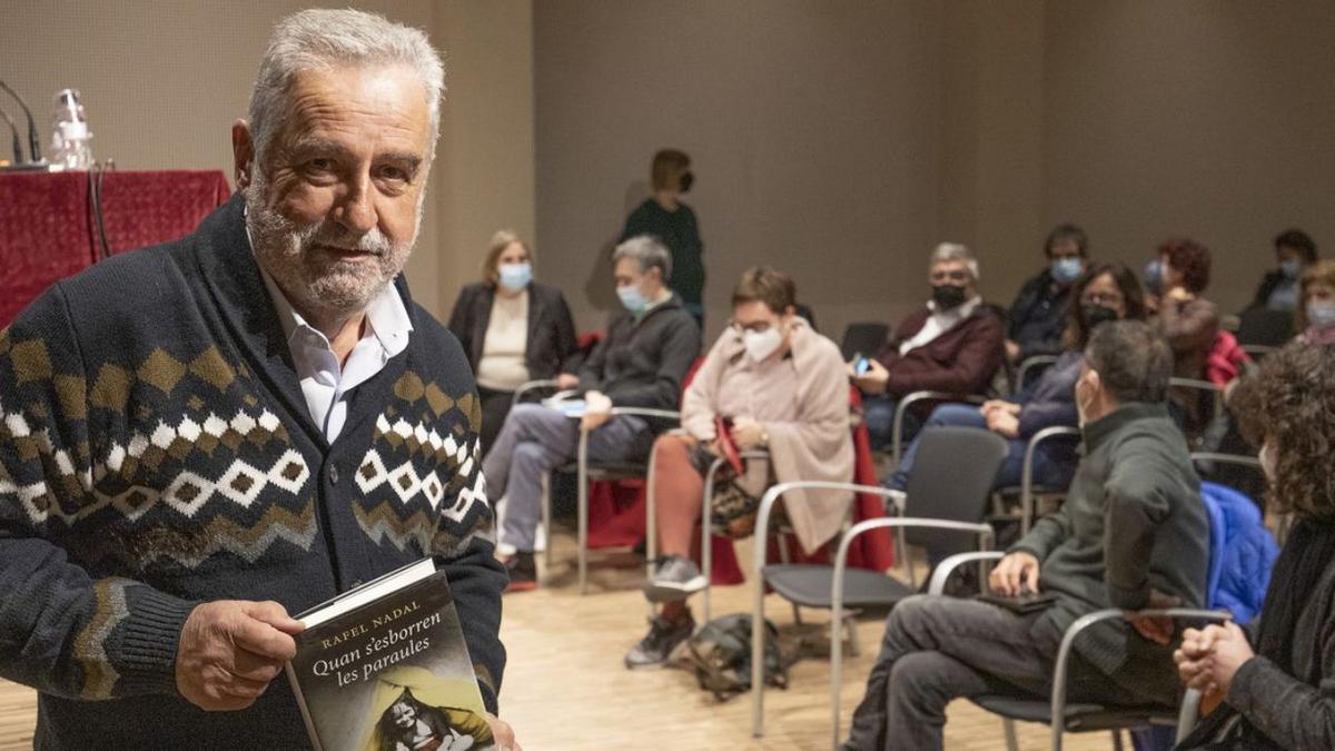 Rafel Nadal ha presentat el llibre «Quan s’esborren les paraules» a la Sala Erato de Figueres