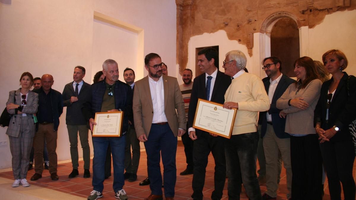 Dos vecinos, Faustino Olmo Tudela y Alfonso González Martínez, eran nombrados Custodios de la ermita de San Lázaro por el continuo seguimiento de las obras.