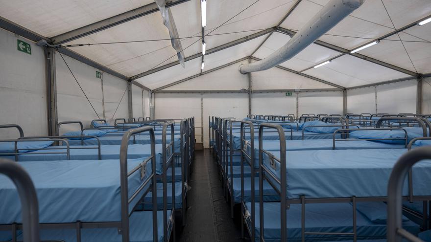 VÍDEO | Así son los módulos de acogida temporal para migrantes instalados en el puerto de Palma