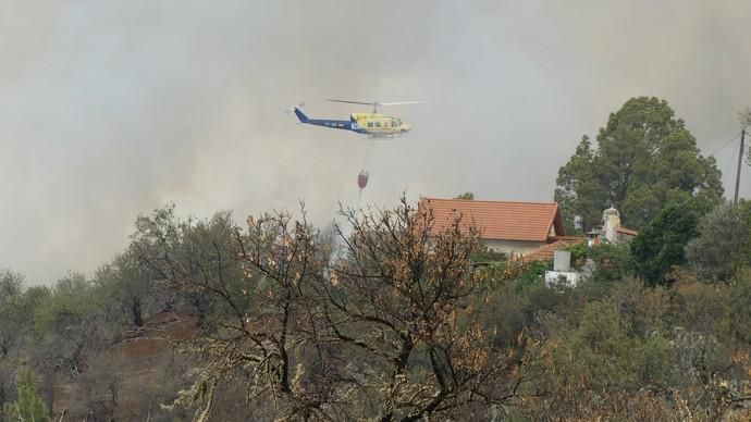 El fuego devora 400 ha y evoluciona ...