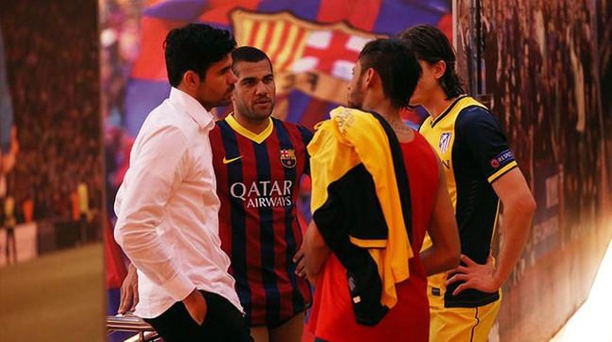 Diego Costa, Dani Alves, Neymar i Filipe Luís, al final del partit.