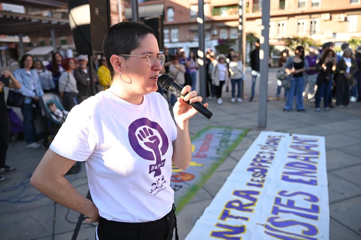Así ha sido la protesta de 24 colectivos en Elche contra la moción antiaborto de Vox apoyada por PP Así ha sido la protesta de 24 colectivos en Elche contra la moción antiaborto de Vox apoyada por PP