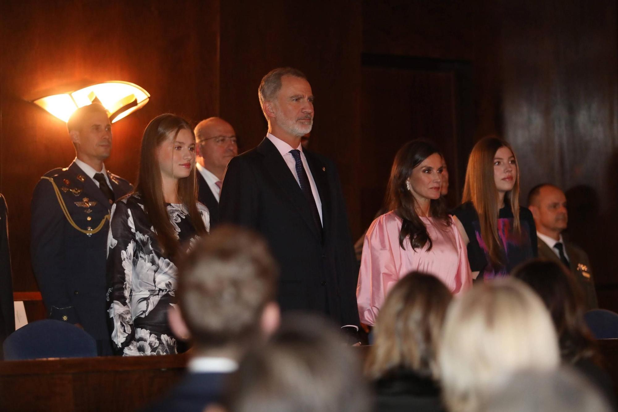 EN IMÁGENES: La Familia Real asiste en Oviedo al concierto de los premios "Princesa de Asturias"