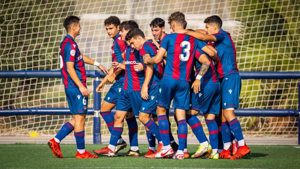 Una imagen de los juveniles del Levante celebrando un gol