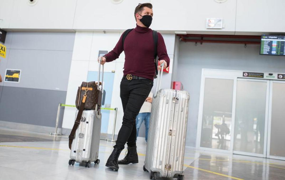 Primer día en el que los turistas que viajan a Canarias presentan las PCR negativas