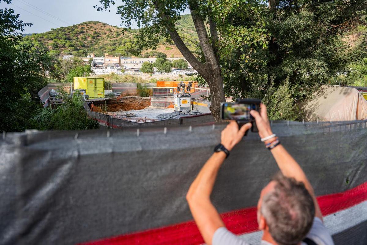 Colapso en el pozo que conecta las obras subterráneas de la R2 en Vallbona