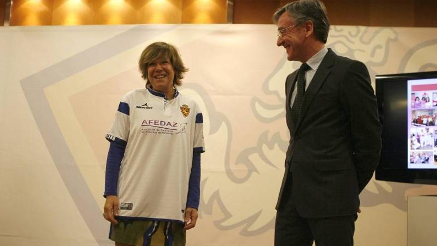 El club presenta la camiseta de AFEDAZ para el domingo