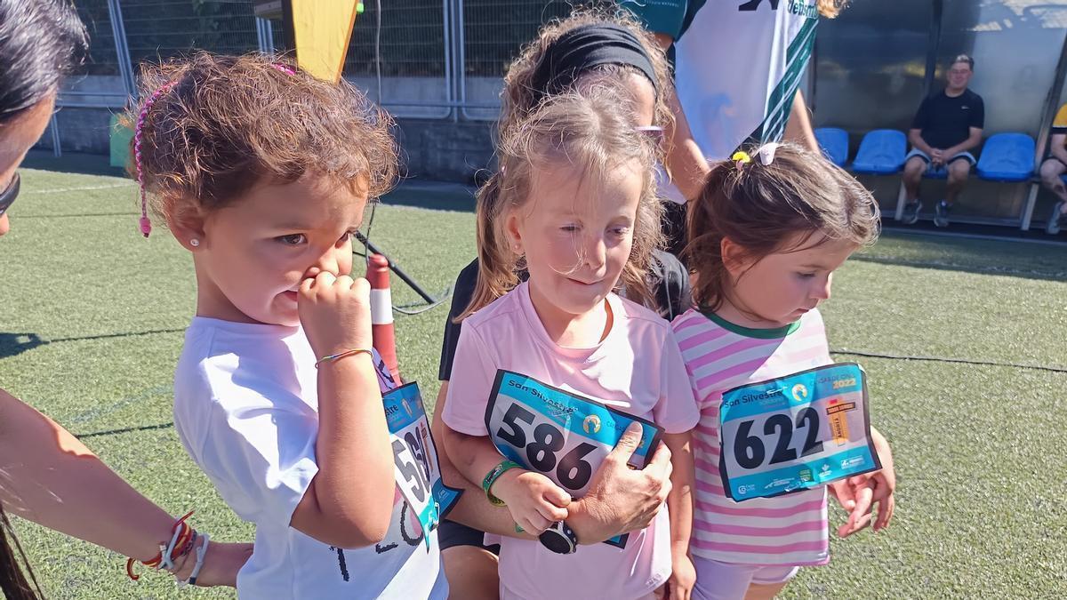 El XV Cross Escolar Infantil de Cangas de Onís reúne a 200 participantes.