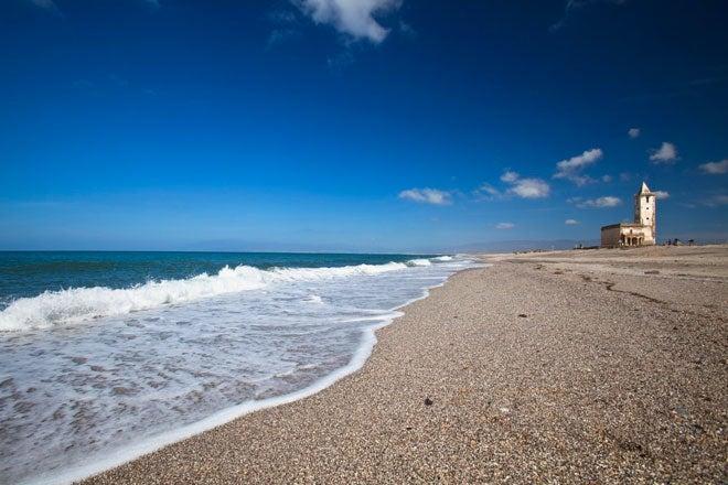 Playa de La Almadraba de Monteleva, en el Parque Natural de Cabo de Gata - Nijar (Almería).