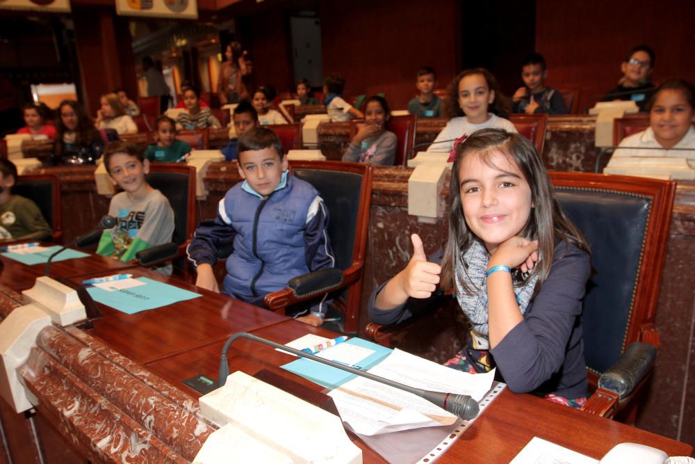 Pleno infantil en la Asamblea Regional