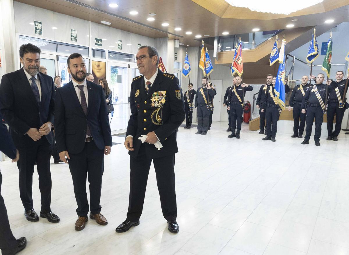 La Policía Nacional conmemora en Alicante el 202 aniversario de su creación