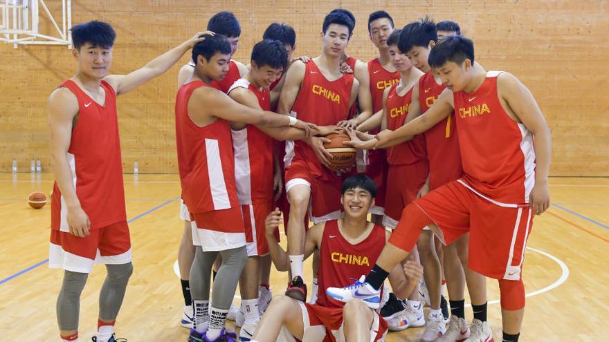 Els jugadors sub-19 de la Xina preparen al Bages el mundial de Creta