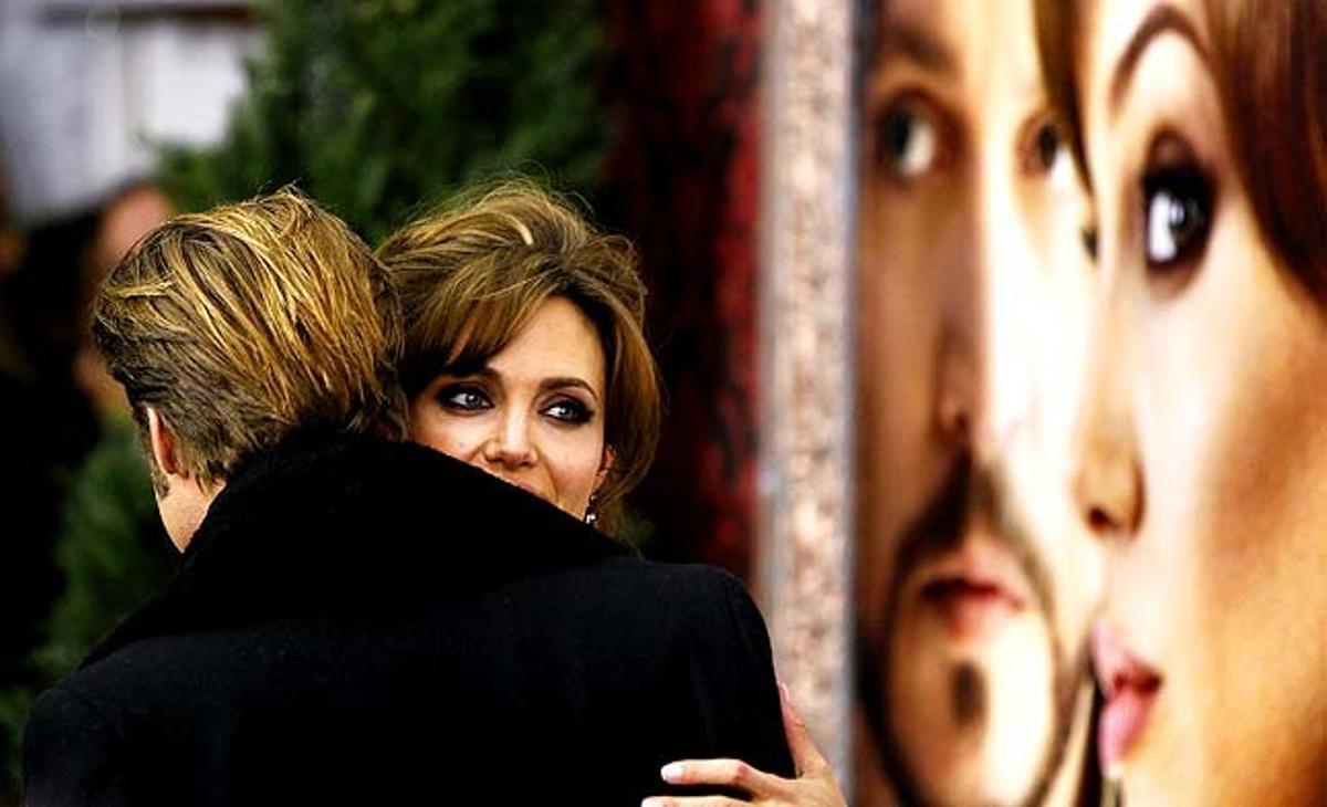 Angelina Jolie arriba amb Brad Pitt a l’estrena de ’The tourist’, a Nova York.