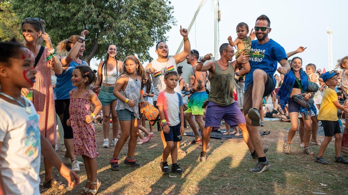 El Rototom Sunplash de Benicàssim fomenta la música en familia a través de Magicomundo y sus otras áreas culturales