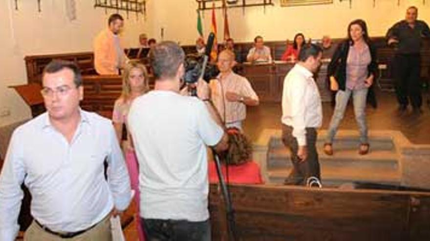 La alcaldesa de Plasencia lamenta &quot;los tonos&quot; empleados ayer en el pleno