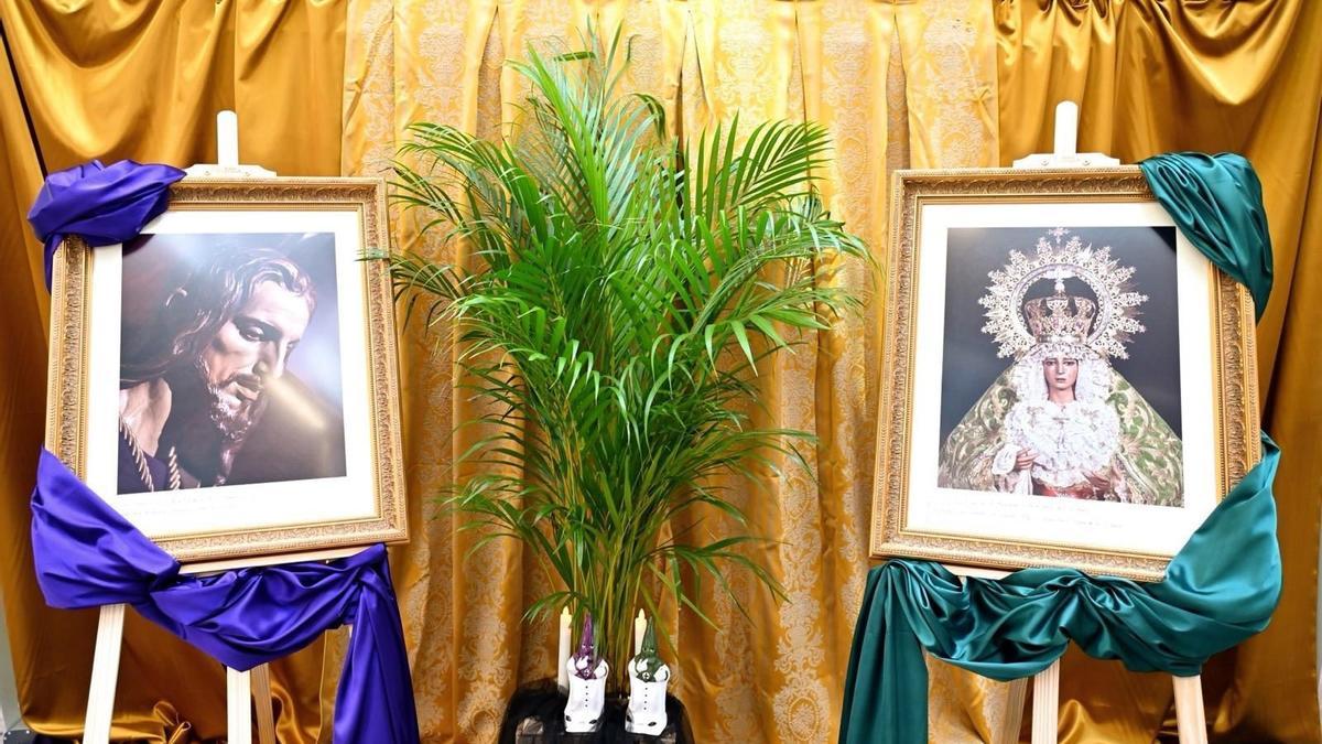 Los cuadros con las imágenes de María Santísima de la Esperanza y Jesús Nazareno del Paso presiden desde este pasado lunes el patio principal de consultas externas y pruebas funcionales del Hospital Clínico de Málaga
