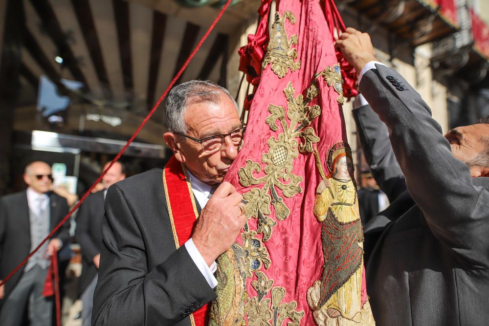 Exhibición de la Gloriosa Enseña del Oriol y primeras horas dela procesión cívica por las calles de Orihuela