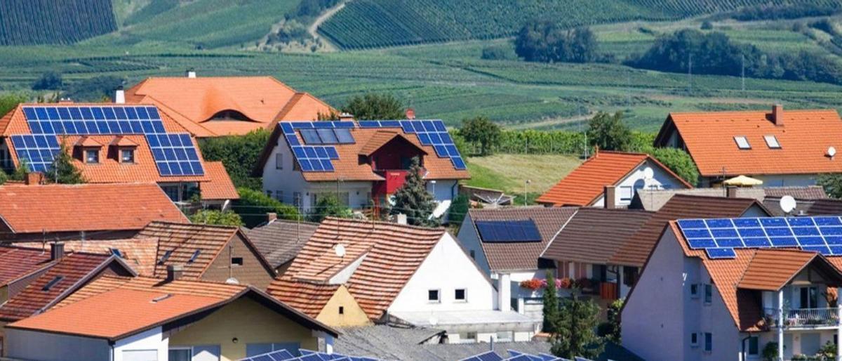 Los paneles fotovoltaicos forman parte del plan de las comunas energéticas.