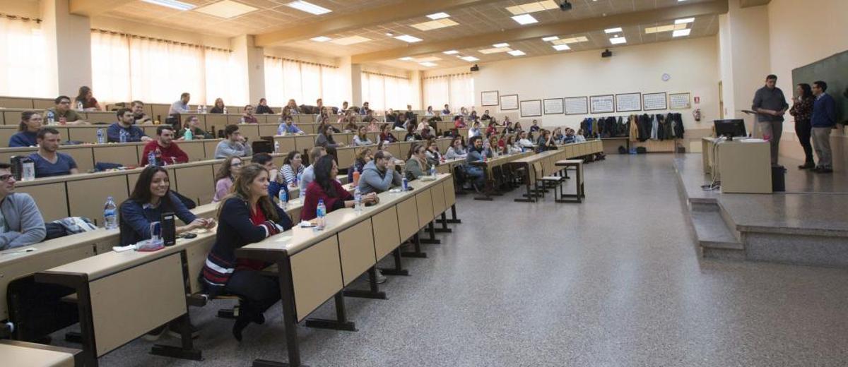 Examen del MIR en Oviedo.