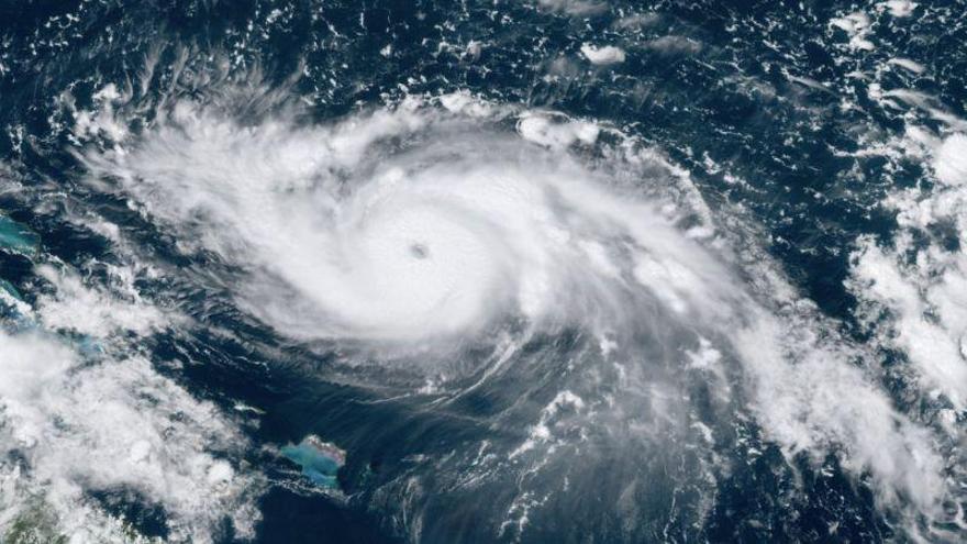 El huracán Dorian alcanza la &quot;catastrófica&quot; categoría cinco