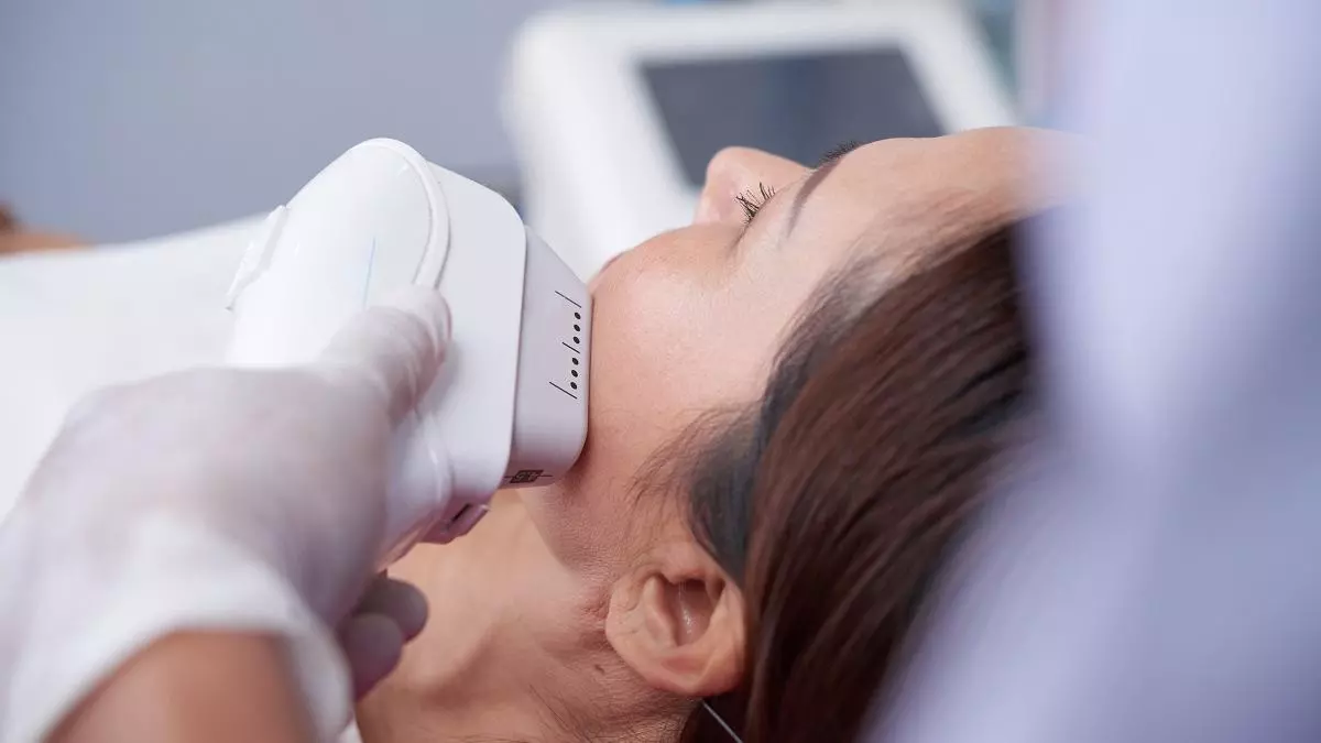 Los beneficios del rejuvenecimiento facial con láser en Hospital Quirónsalud Murcia