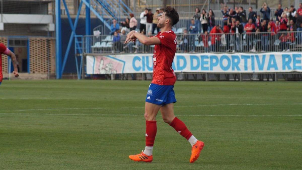 Andreu Guiu festeja su gol, el segundo del Tarazona frente al Sestao River, en la Ciudad Deportiva Real Zaragoza.