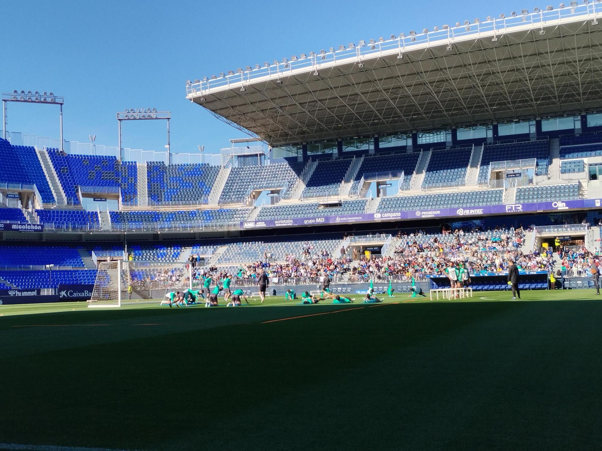 Entrenamiento de puertas abiertas del Málaga CF por la Semana Blanca