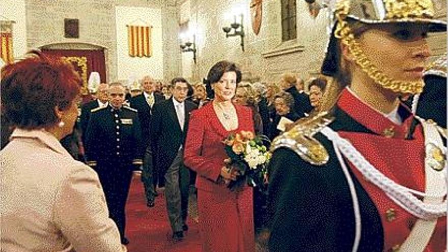 Un momento de la exaltación de Asunción Palop como &quot;Honorable Clavariesa de 2010.