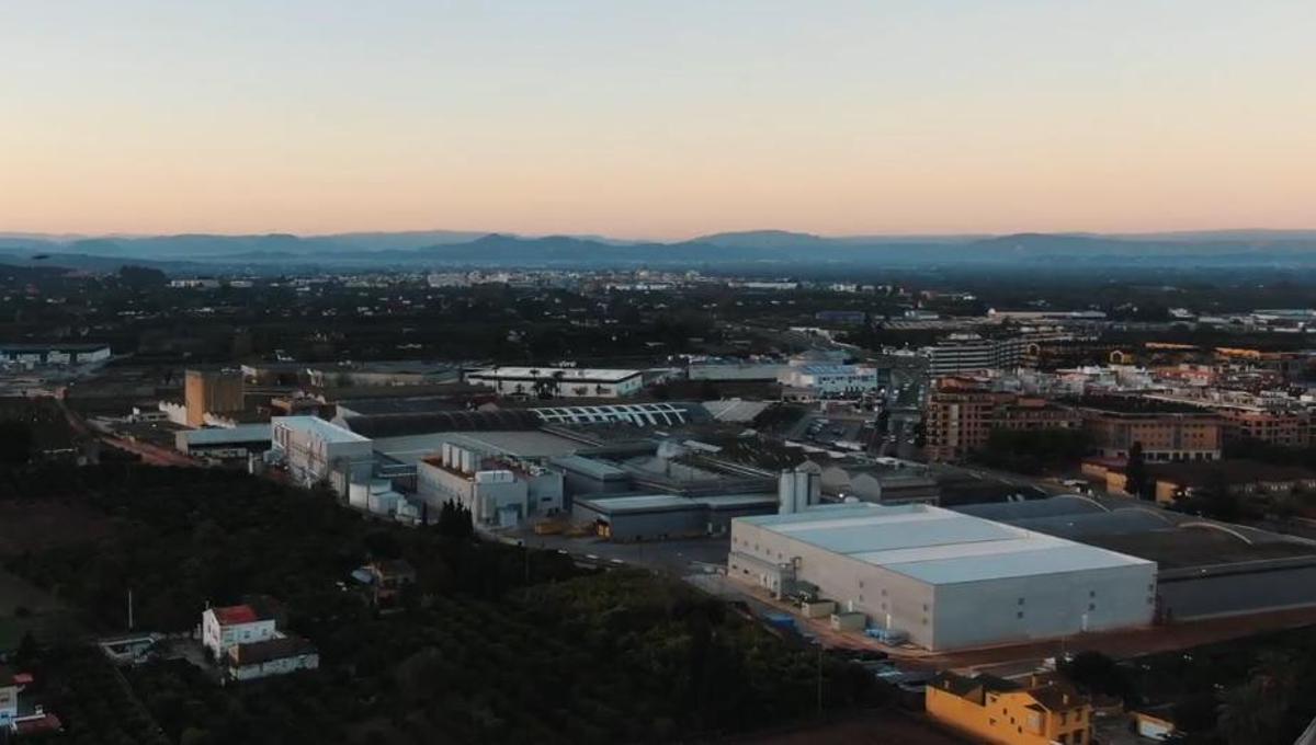 Una perspectiva aérea de la planta de helados de Alzira.