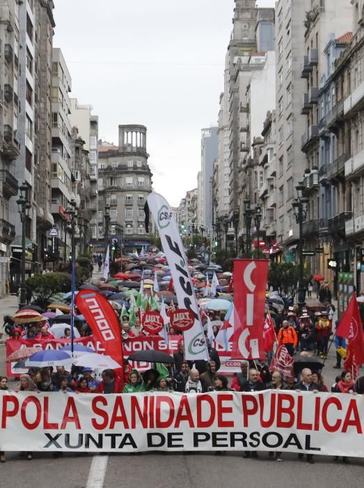 Miles de manifestantes piden una sanidad pública de calidad // Alba Villar