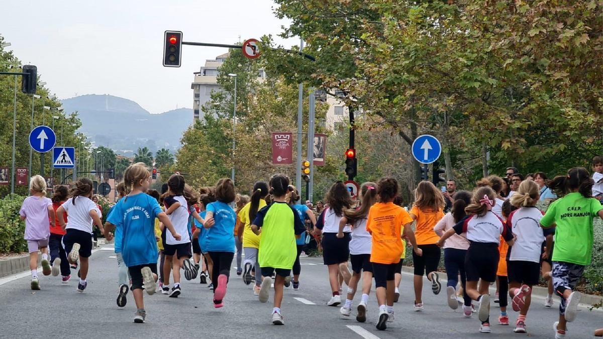 La prueba deportiva la Milla Escolar en ediciones anteriores.