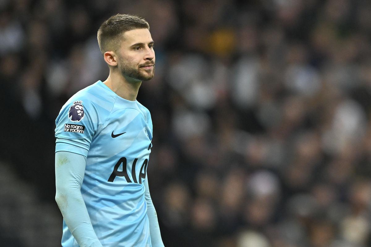 Guglielmo Vicario, en un partido del Tottenham