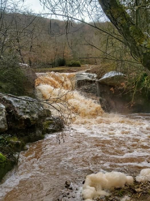 L'aigua a les Coves del Toll