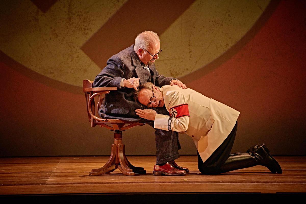 Echanove dirige y protagoniza "Ser o no ser"