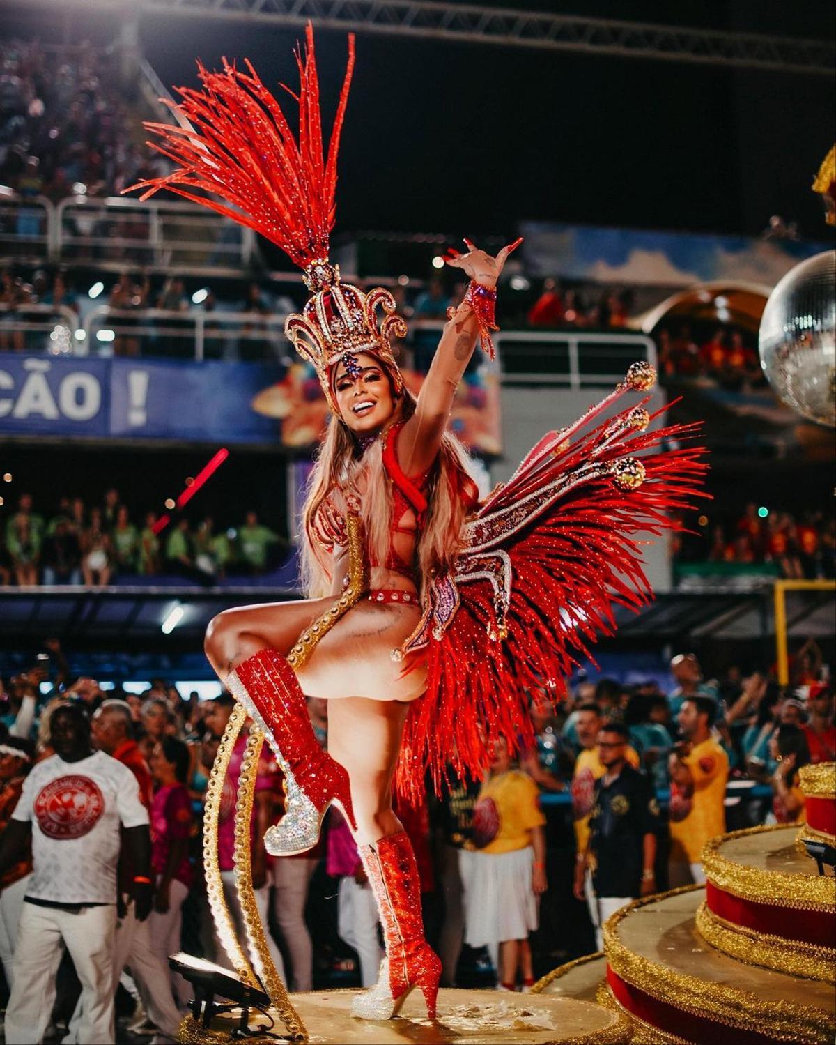 La hermana de Neymar arrasa en los carnavales de Brasil con este espectacular disfraz