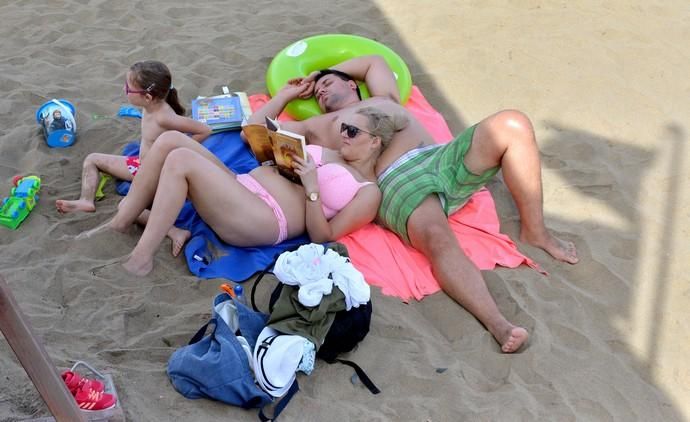 CALOR TURISTAS PLAYA DEL INGLÉS