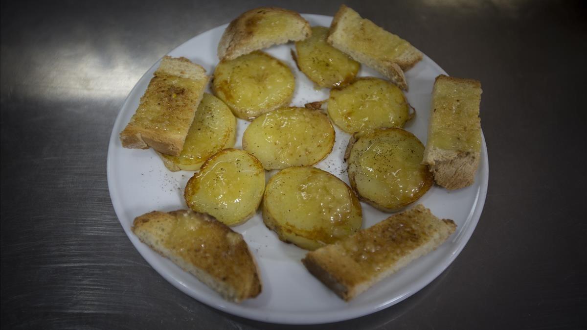 zentauroepp41315708 sant adria del besos 14 12 2017 barceloneando patatas bravas171216121123 zentauroepp41315708 sant adria del besos 14 12 2017 barceloneando patatas bravas171216121123