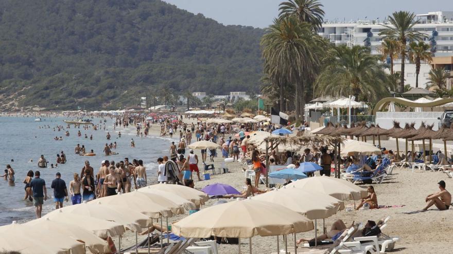 El paro de larga duración se ceba en la hostelería de Ibiza… y en los oficinistas