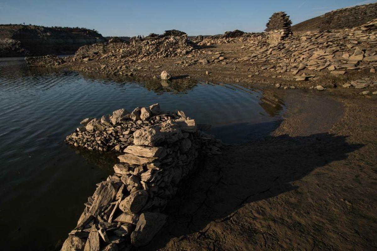 San Pedro de la Nave emerge en Ricobayo