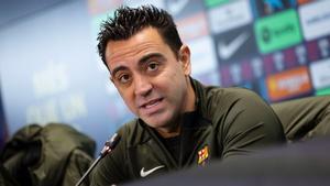 Xavi ve posible ganar la Liga