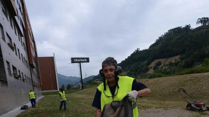 Alumnos del taller de empleo de Fucomi en Mieres.