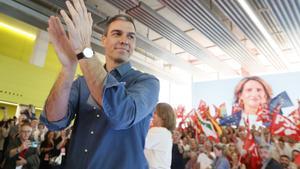 El presidente del Gobierno y secretario general del PSOE, Pedro Sánchez, durante un mitin el pasado sábado en Sevilla.