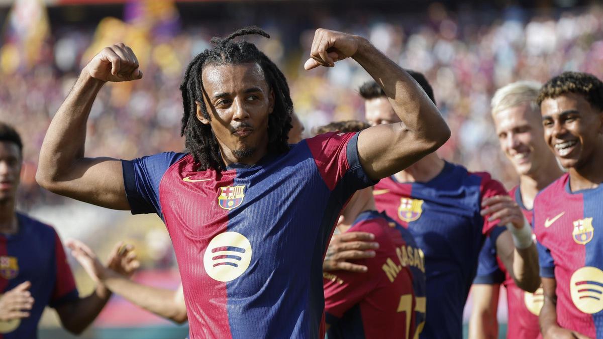 Koundé celebra el tercer gol azulgrana