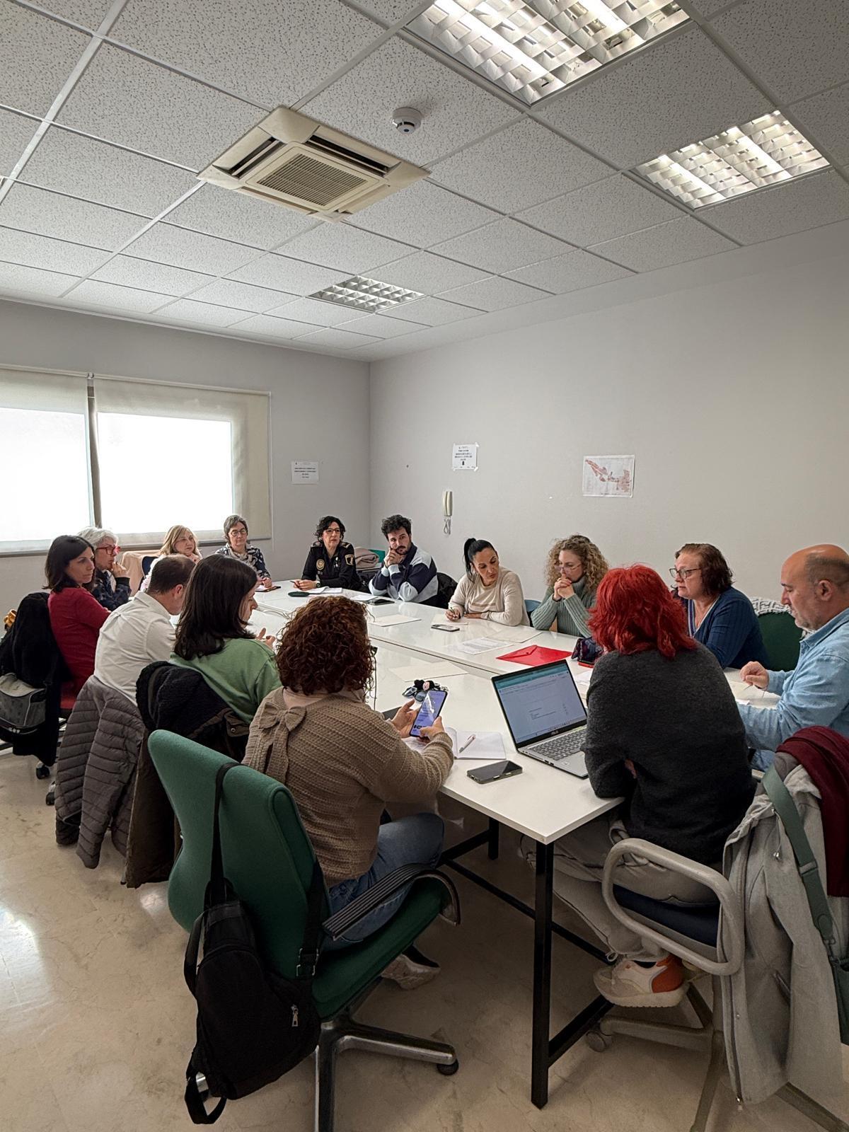 Reunión para abordar el primer Protocolo de Massamagrell contra la violencia machista.