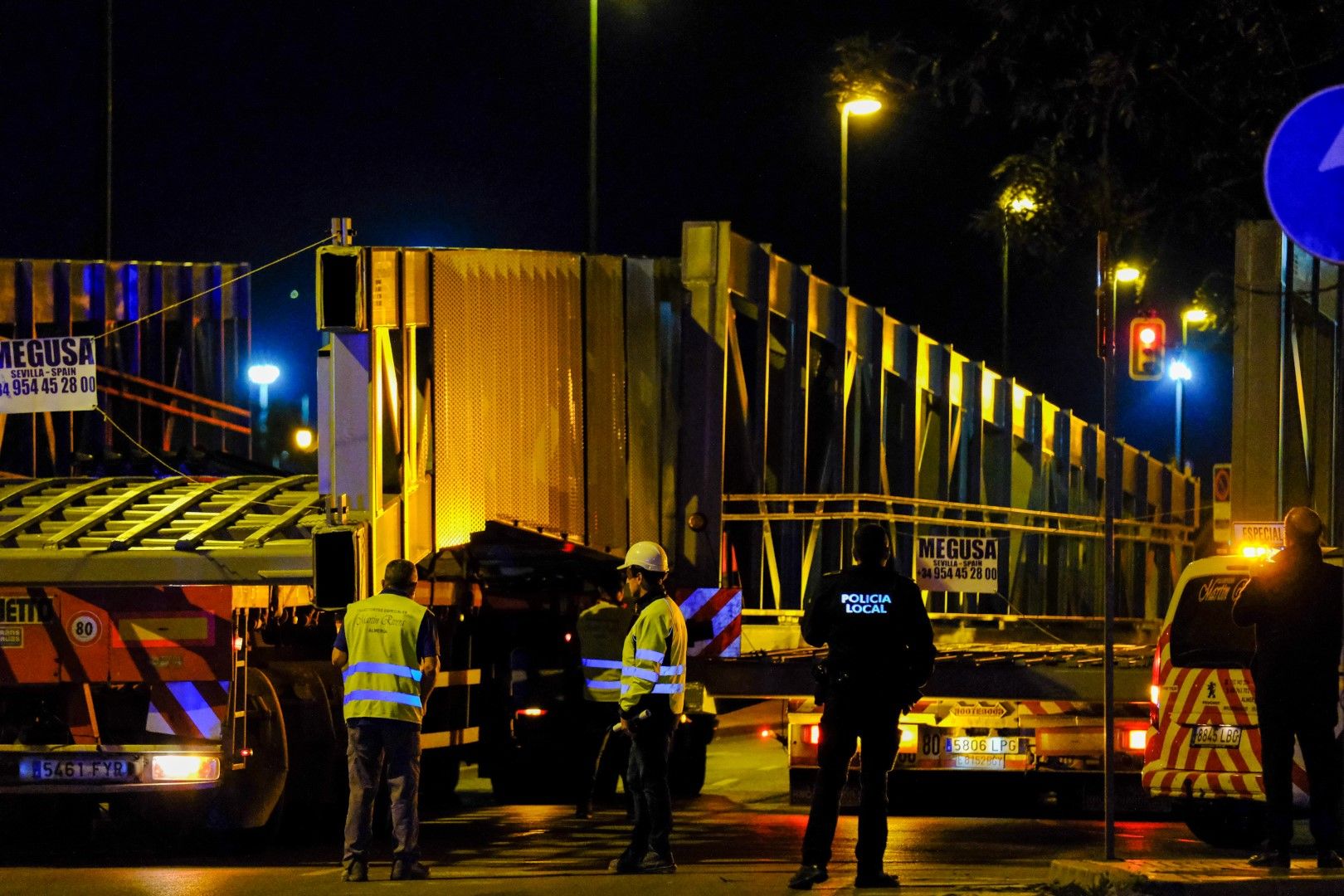 Así ha llegado el nuevo puente del CAC a Málaga