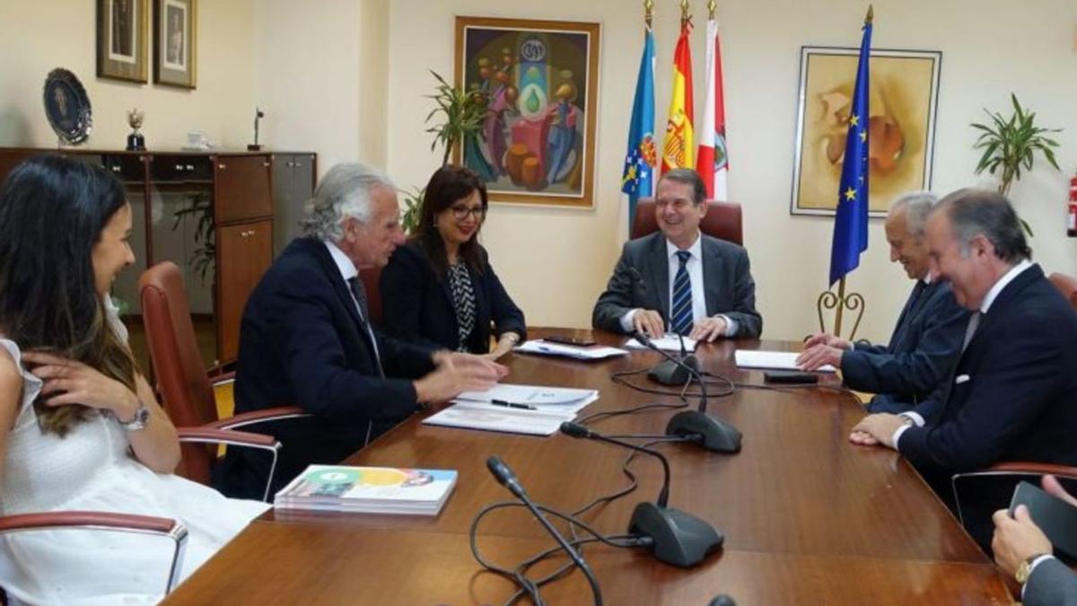 Gabriela González, Fernández Alvariño, Caride, Caballero, Joaquín González y Pablo Junceda. 