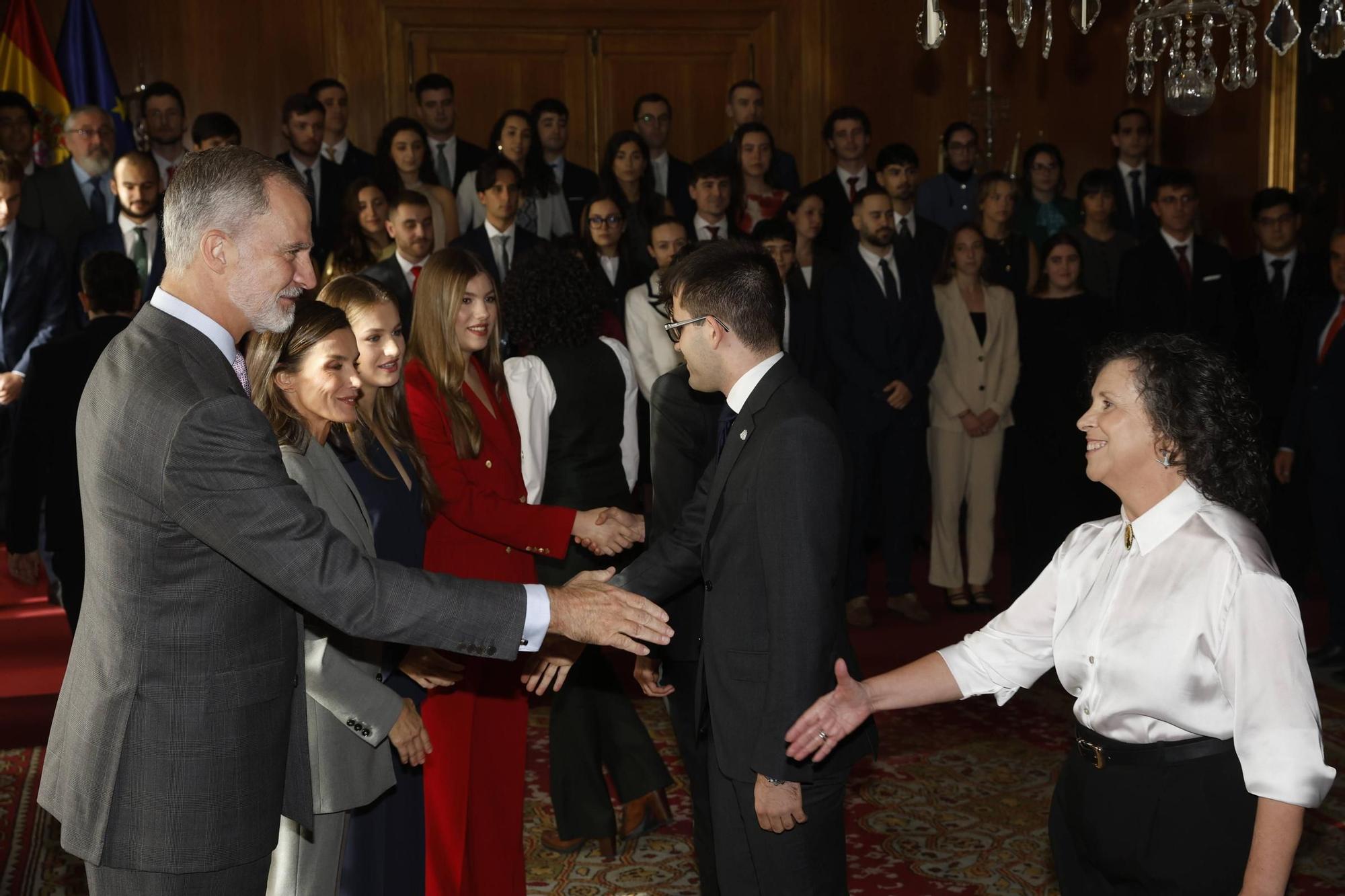 EN IMÁGENES: Así ha sido el encuentro de la Familia Real con  Premios Fin de Grado 2024 de la Universidad de Oviedo