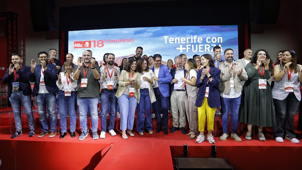 Foto de grupo de la nueva Ejecutiva Insular del PSOE en Tenerife