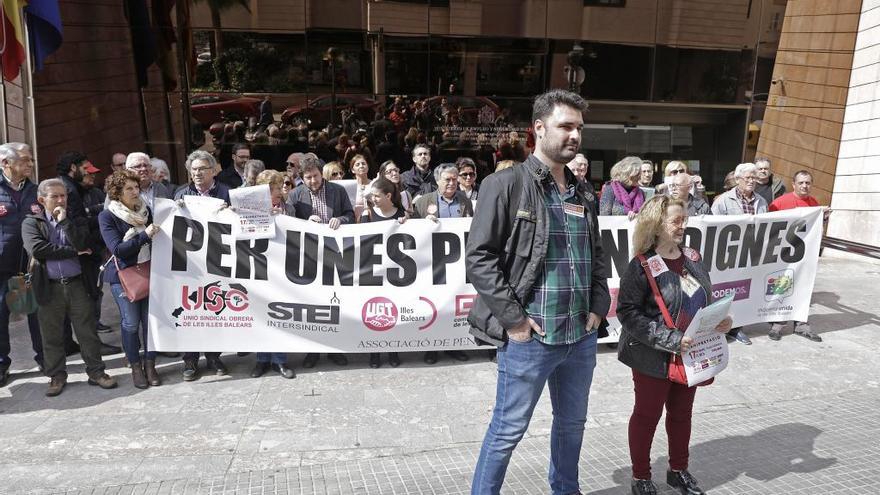 Jubilados y sindicatos piden una manifestación &quot;masiva&quot; para defender las pensiones